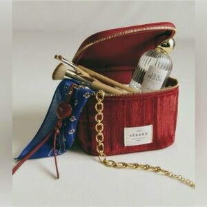 NWT Sézane velvet vanity/makeup pouch - Red
